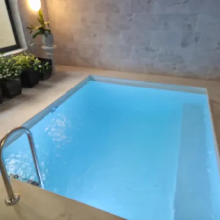 Large Duplex With 10min Walk From Malta Airport - Sleeps 7 * セント・ポールズ・ベイ