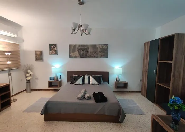 アパート Large Duplex With 10min Walk From Malta Airport - Sleeps 7 *