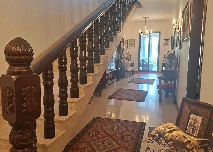 Large Duplex With 10min Walk From Malta Airport - Sleeps 7 Apartment